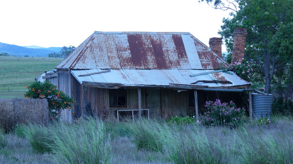 Product picture old hut